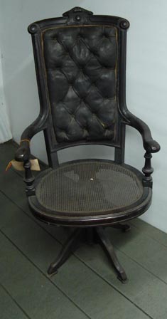 Cadeira de bracos giratoria