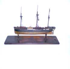 Encouracado (misto) (modelo de