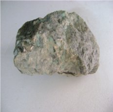 Amostra mineral: esmeralda