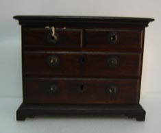 Cômoda (miniatura)