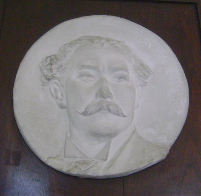 Retrato (relevo)