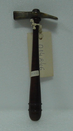 Ferramenta simbolica: martelo