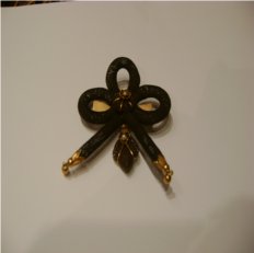 Broche