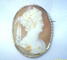 Broche