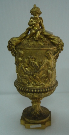 Estatueta ou coroamento?