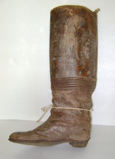 Bota (pé esquerdo)