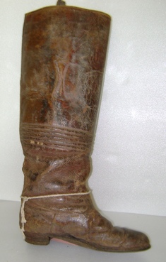 Bota (pé direito)