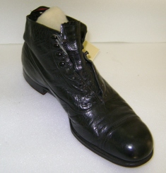 Bota (pé esquerdo)