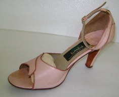 Sapato feminino (pé direito)