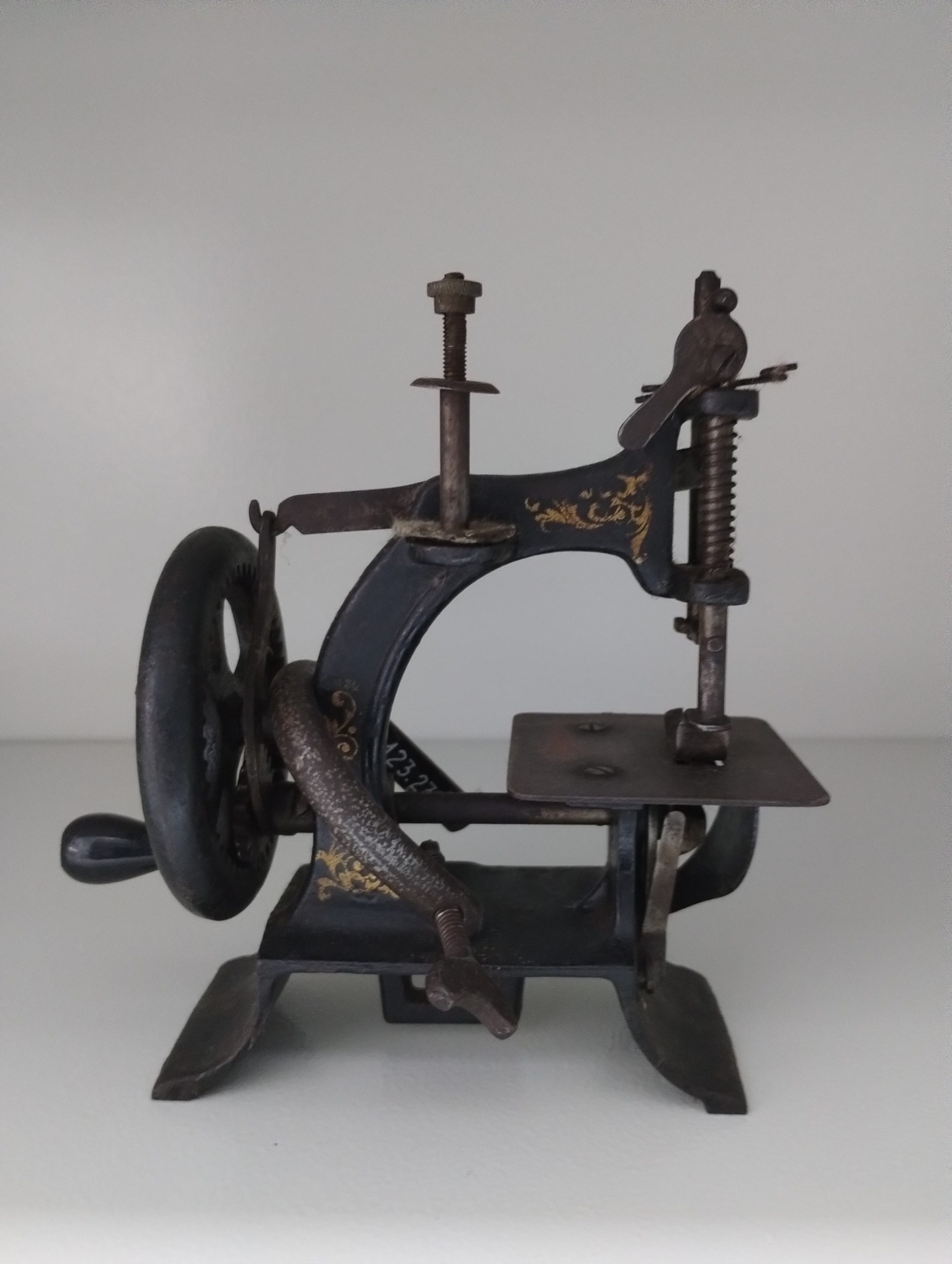 Brinquedo; máquina de costura