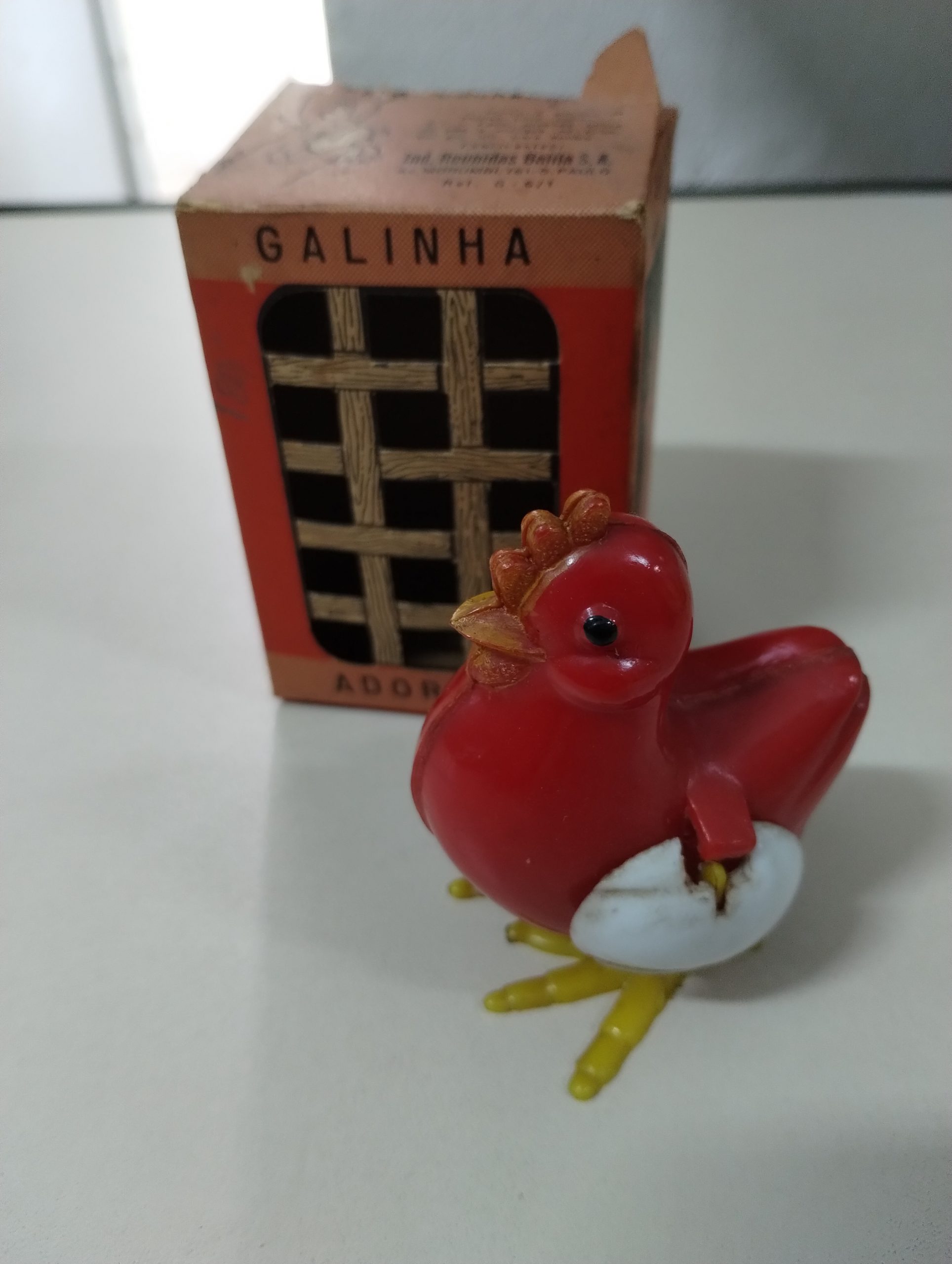 Brinquedo; galinha adoravel