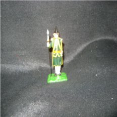 Brinquedo: soldado de chumbo