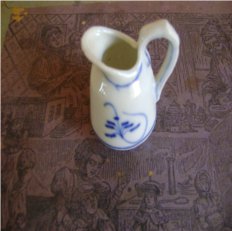 Brinquedo; leiteira