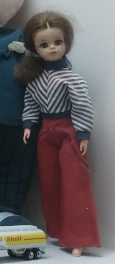 Boneca Susie de cabelo castanho
