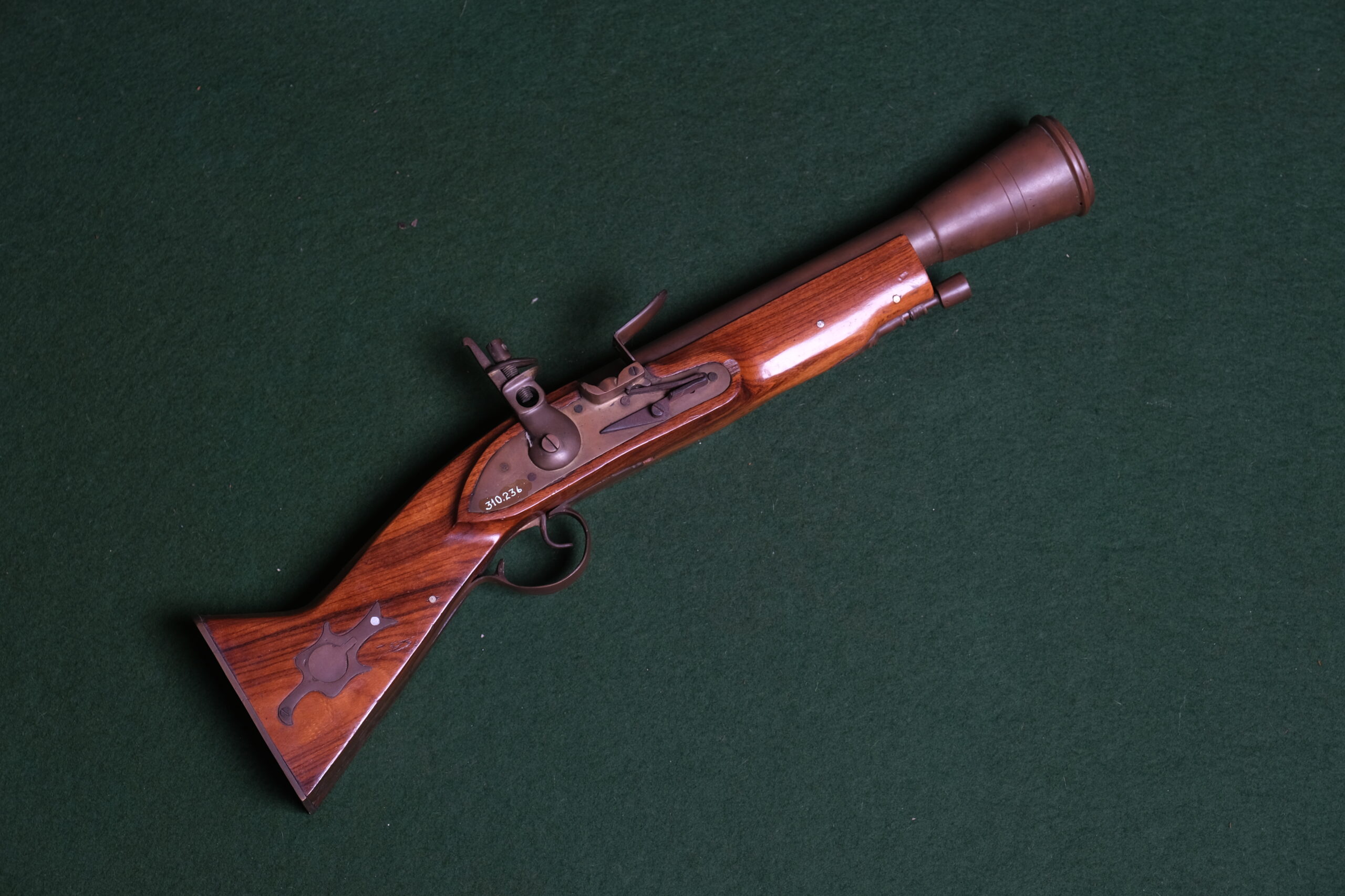 Pistola (modelo de exposição)