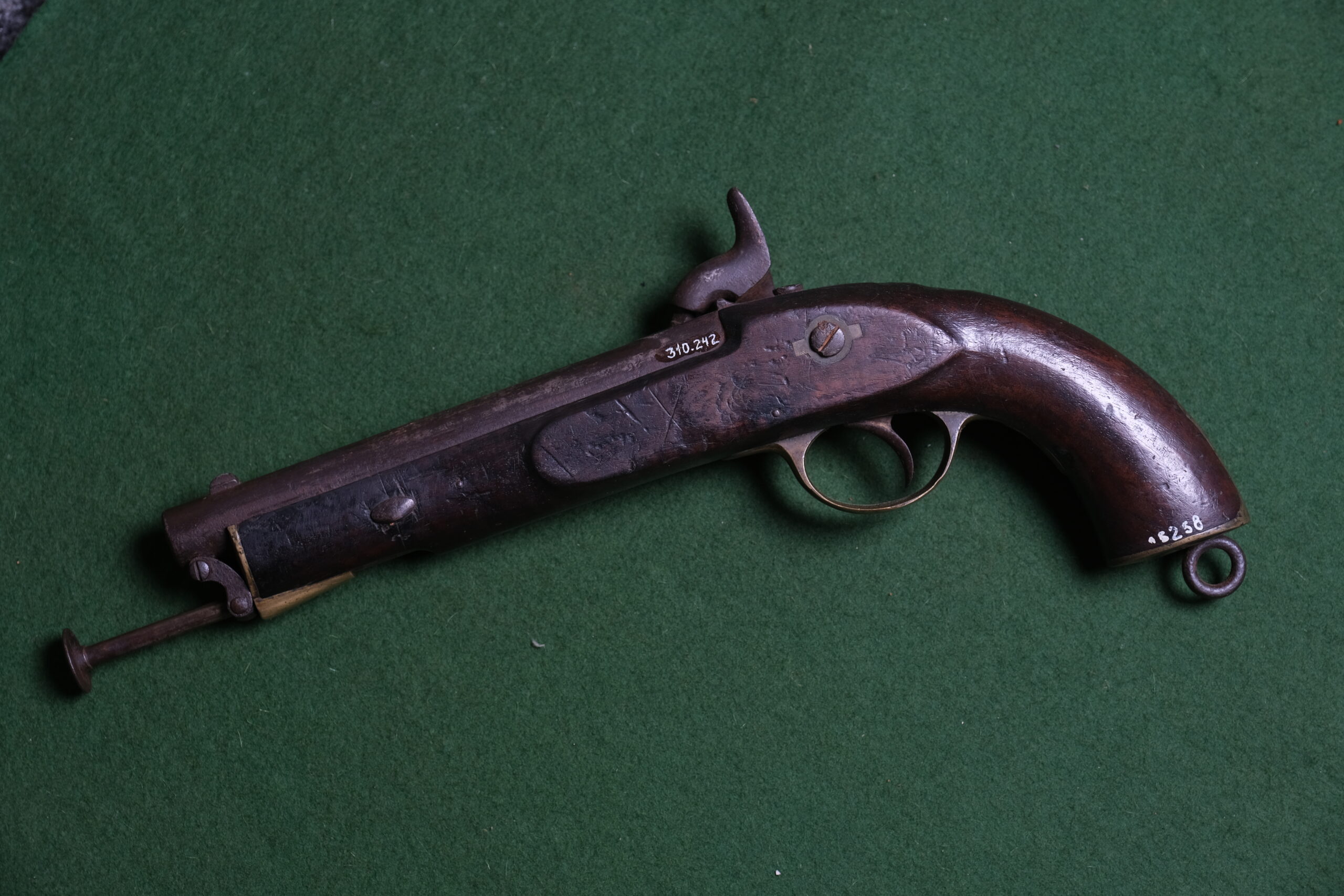 Pistola