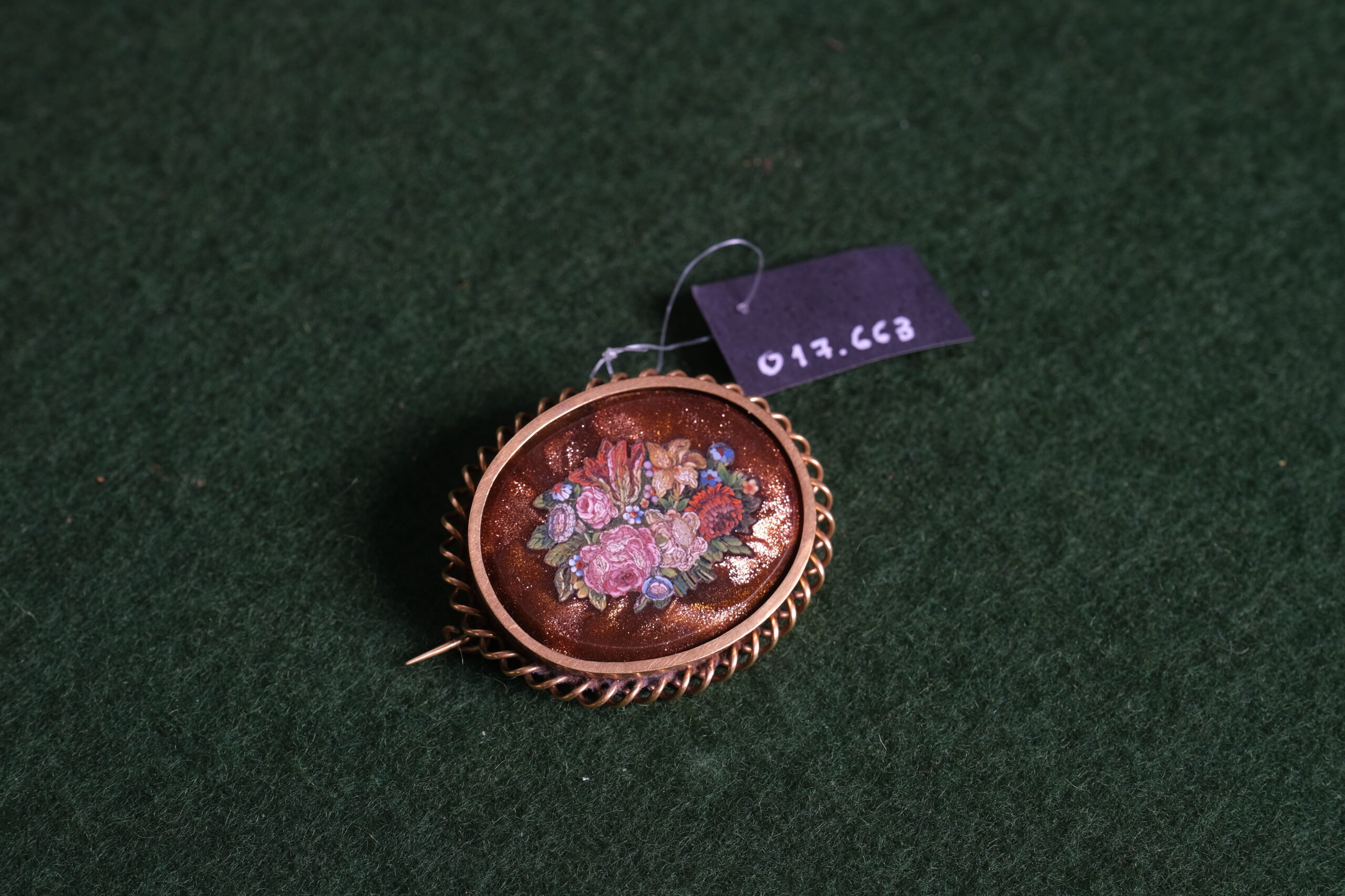 Broche